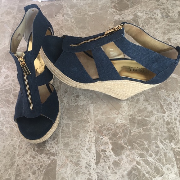 MICHAEL Michael Kors Damita Wedge - Picture 5 of 6